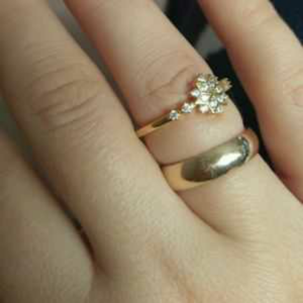 Gold Diamond Snowflake Ring - Picture 4 of 6